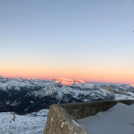 Fiames קורטינה ד'אמפזו