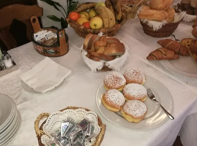 피아메스 호텔 *